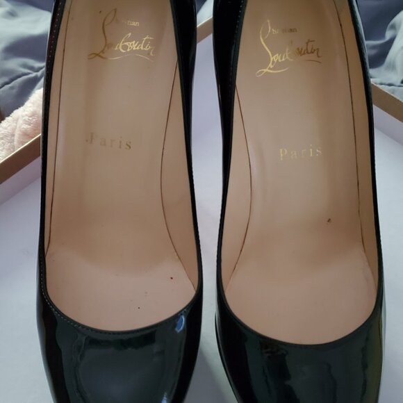 Christian Louboutin - Picture 2 of 10